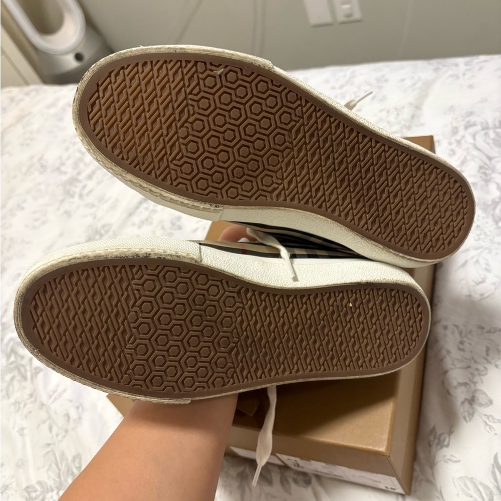 Burberry Low Top  Sneakers - Picture 5 of 6